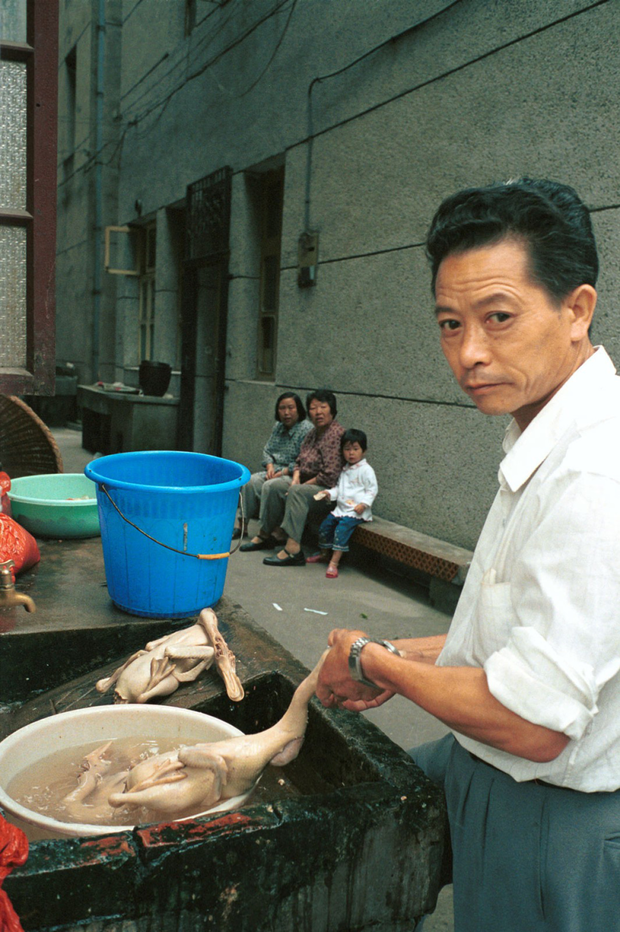 9.000 miles away_364